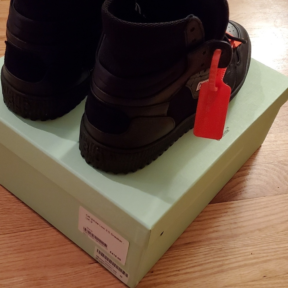 Off White Sneaker - Picture 5 of 8